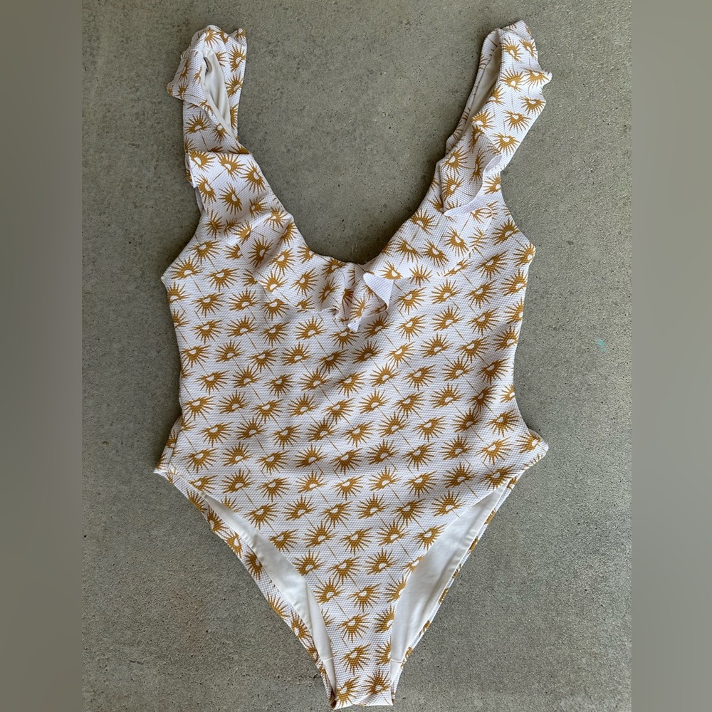 Eberjey Loreta Palapas ruffle trim low back white sun one piece swimsuit… - Picture 7 of 9